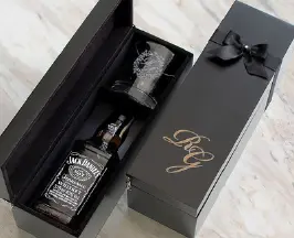 Garrafas personalizadas com gravação à laser em 4 passo